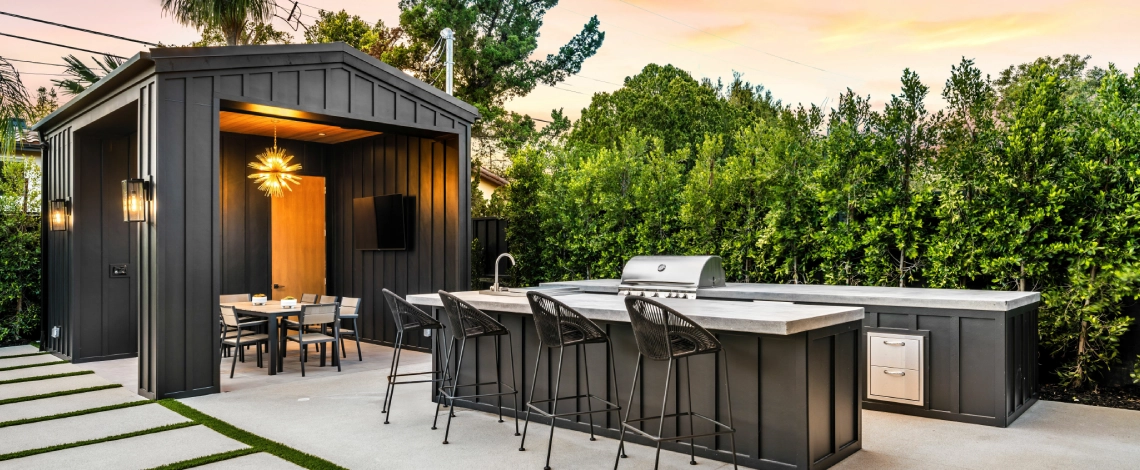 hurricane-proof outdoor kitchen in fort lauderdale